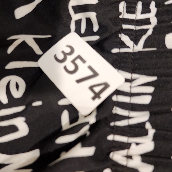 Calvin klein women's comfortable Athletic Short size L - Picture 11 of 11